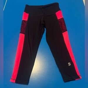 Sofibella Cropped Leggings. Excellent Condition. Size XS